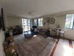 [Pyrmont] own room-dog lover!