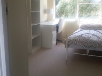 Dee why Room for Rent