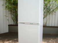 冷蔵庫(Fisher&Paykel) 246L $380 　