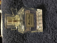 Dior 香水　＄20