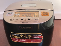 ☆新品☆日本製の炊飯器 $50でお売りします！