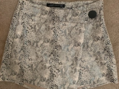 新品未使用 ZARA スカートパンツ