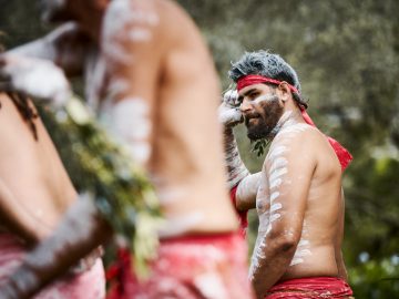 オーストラリア先住民族の文化を祝うウナギ祭りが開催